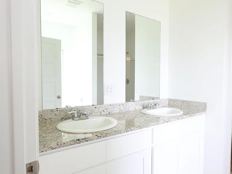 13343 Bellacosa Ave — Photo 20