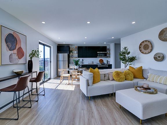 3rd image of 556-558 Market St #4AB