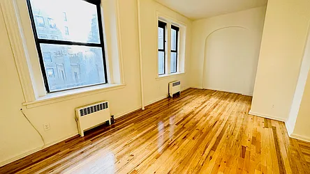 2731 Broadway
