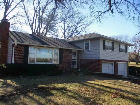 3641 SW 15th St, Topeka, KS 66604
