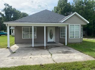6090 E Perry St, Bay Saint Louis, MS 39520