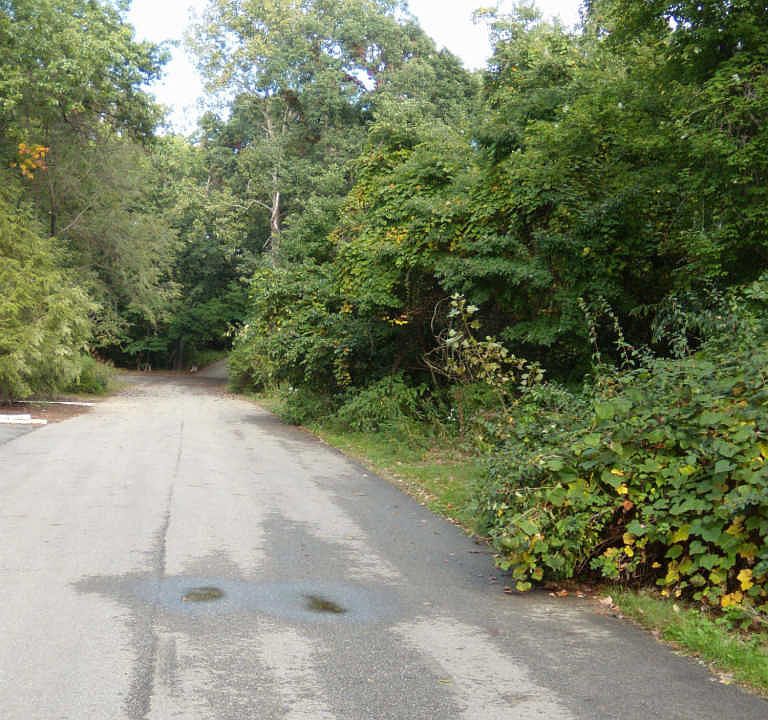 2nd image of 50115 Arnold Ave