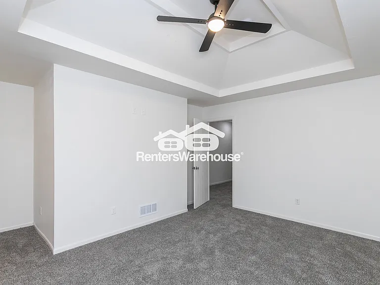 8127 N Lawn Ave — Photo 28