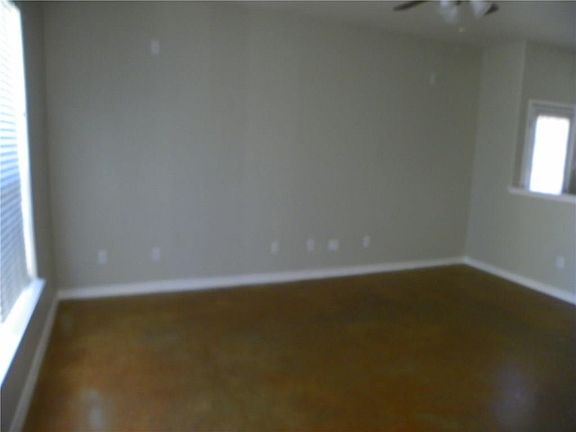 4th image of 2601 Cypress Ln #B