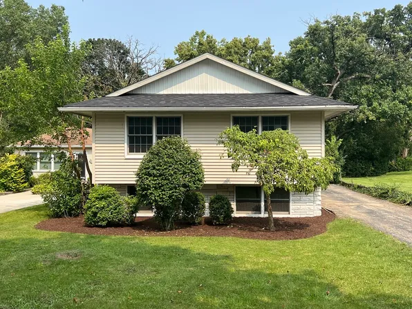 4607 Winchester Ave, Lisle, IL 60532