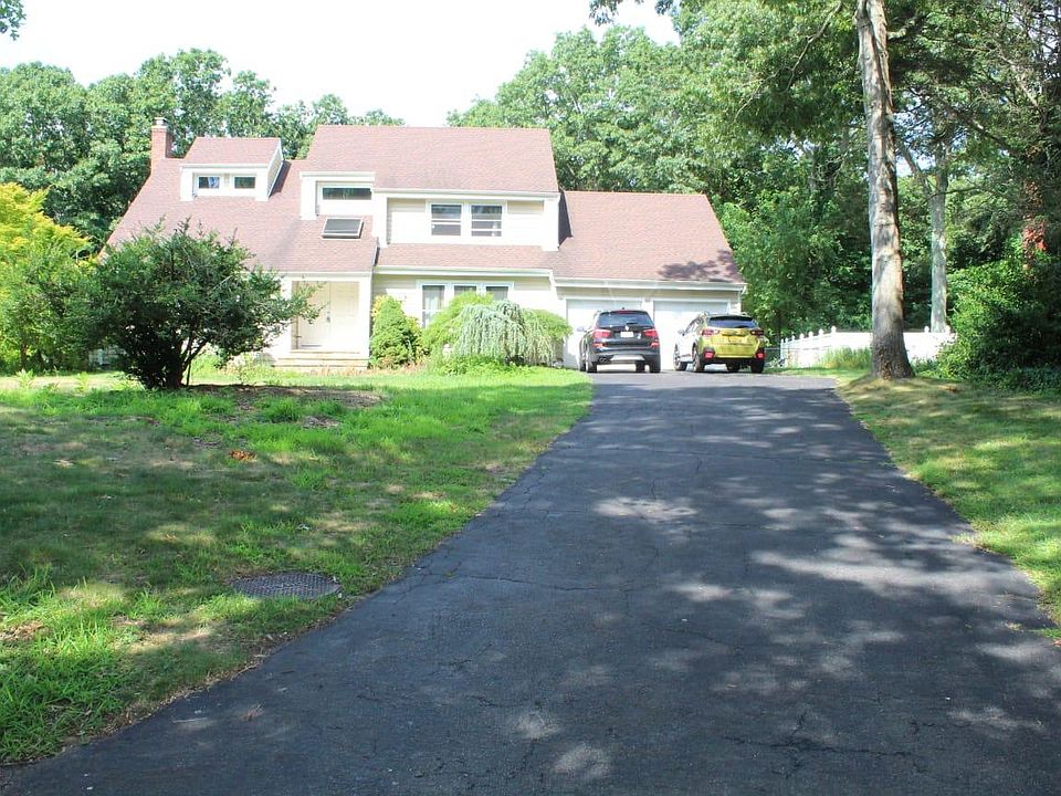 1st image of 7 Christopher Ct