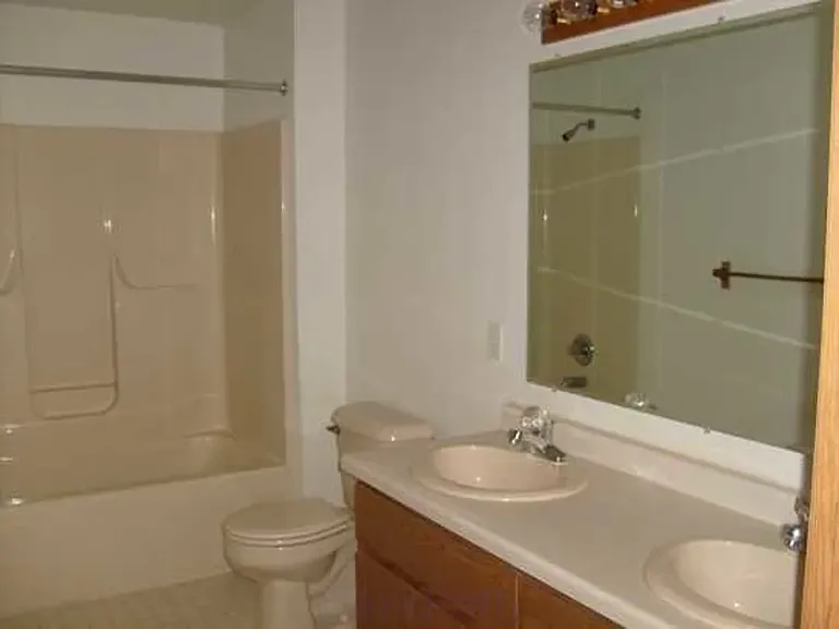Harbour Pointe Villas — Photo 10