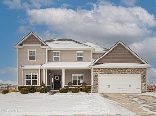 1480 Blackhawk Dr, Waterville, OH 43566