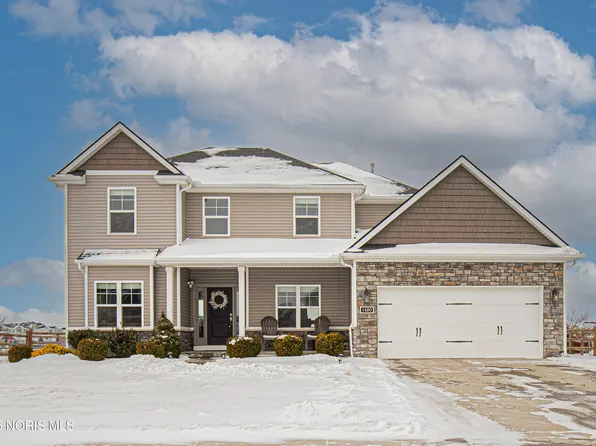1480 Blackhawk Dr, Waterville, OH 43566