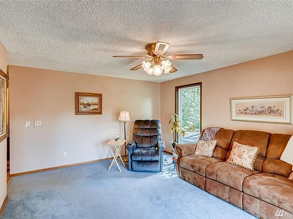 4th image of 3701 159th St E