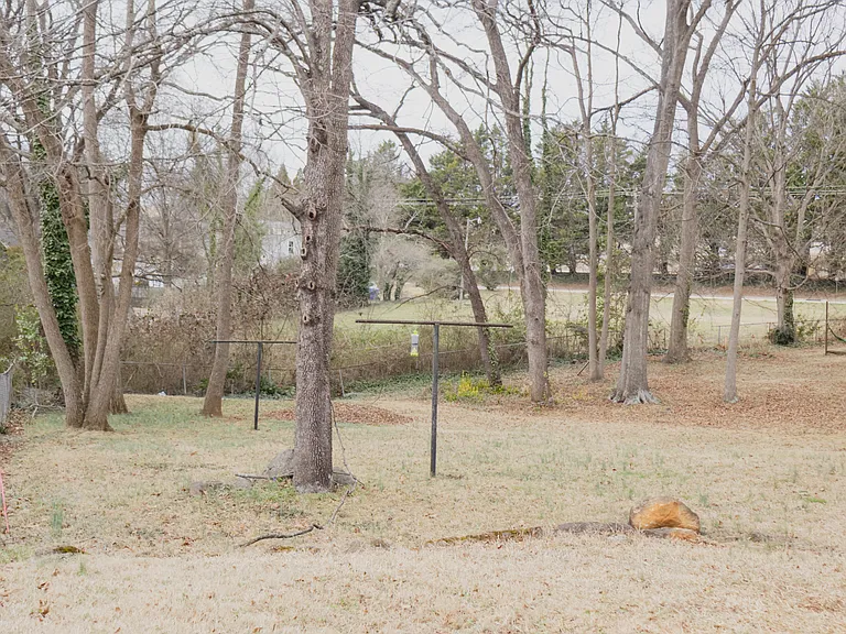 307 White Oak Dr #A — Photo 24