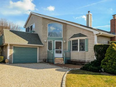 8 Hampton Pl, Hampton Bays, NY, 11946