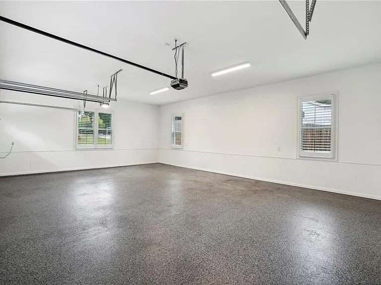 3750 Robinson Rd NE — Photo 55