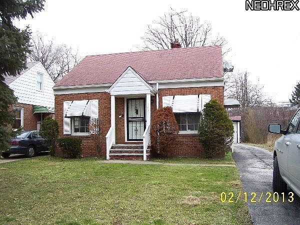 1st image of 1421 E 221st St