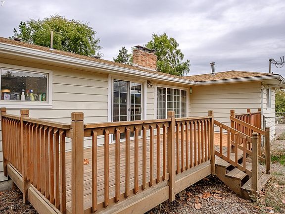 3rd image of 34554 Lake Creek Dr