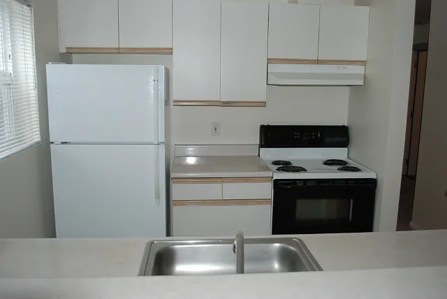 Midvale Apartments — Photo 6