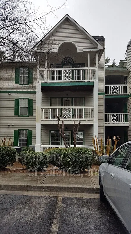 Chapel Hill — Photo 1