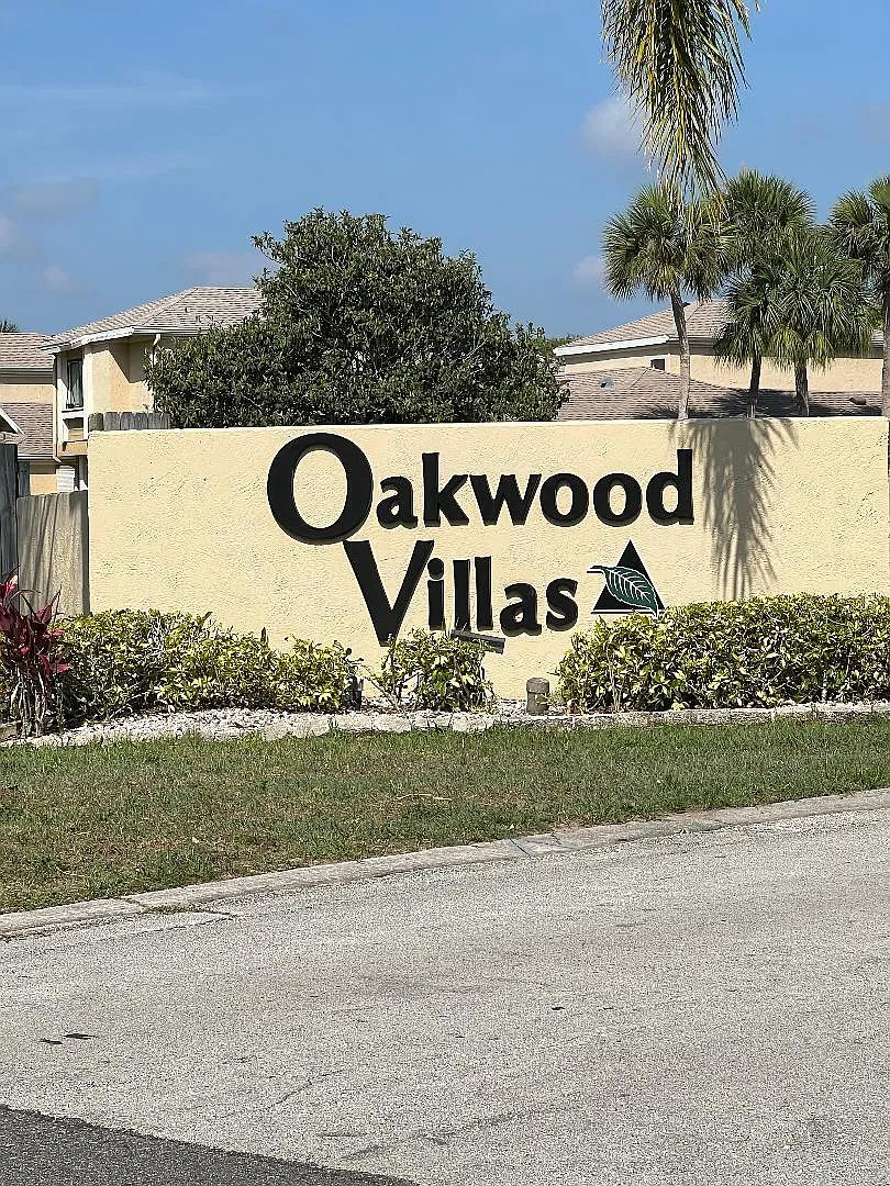 2 bed, 2.0 bath, 793 sqft, $1,365 — Photo 3