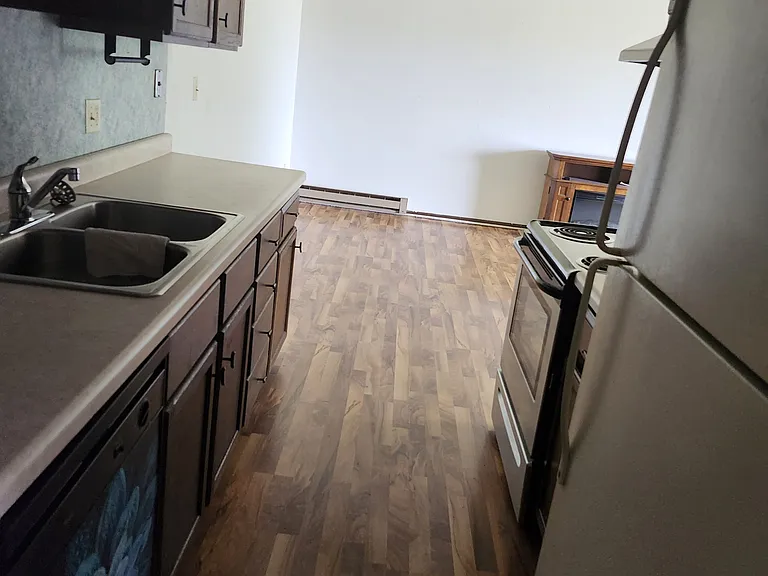 515 22nd Ave W #213 — Photo 1