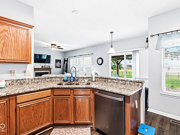 2nd image of 414 Winterwood Dr