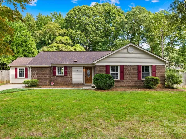 5832 Falstaff Dr, Charlotte, NC 28227