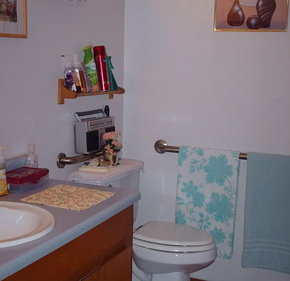 300 E Elm St — Photo 13