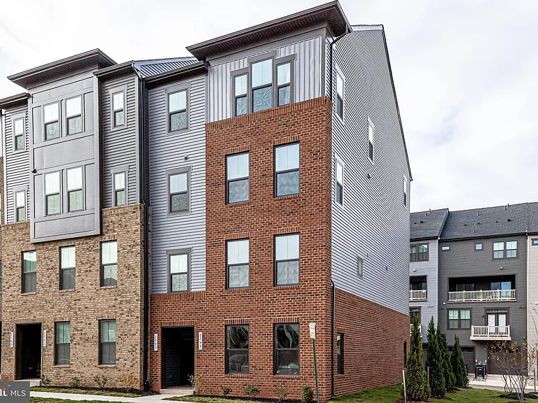 2753 Velocity Rd #32B — Photo 2