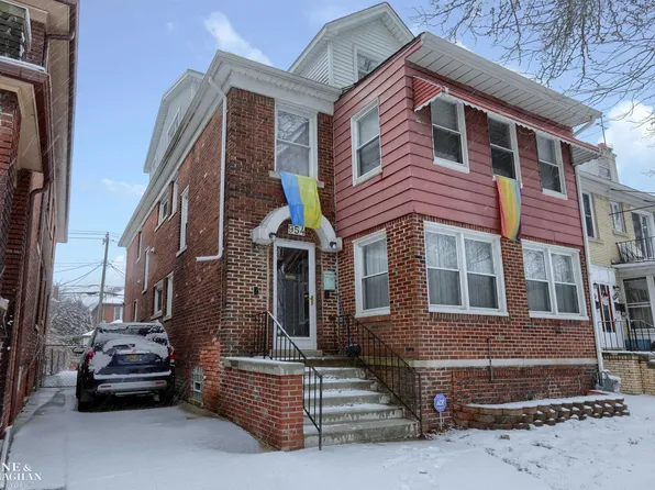 954 Beaconsfield Ave, Grosse Pointe, MI 48230