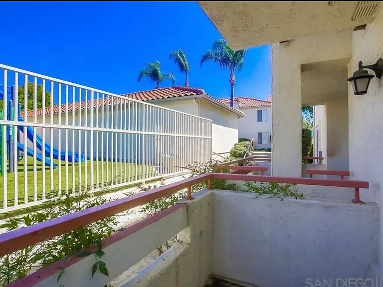 450 Stoney Point Way — Photo 33