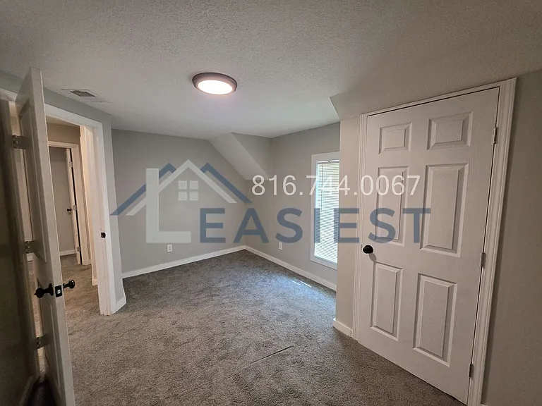 1209 College Ave — Photo 15