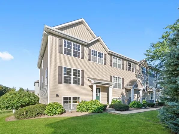 1688 W Turtle Creek Ln, Round Lake, IL 60073