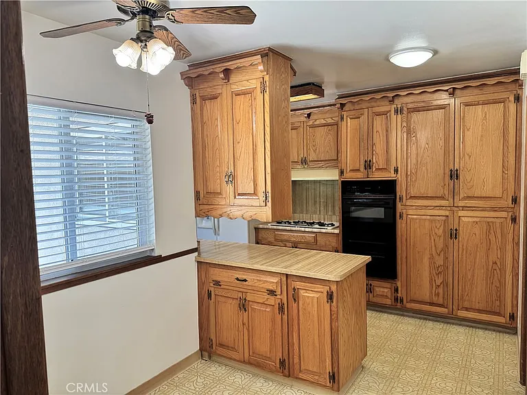 509 California Dr — Photo 12