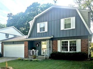 1933 S Lynnwood Dr, Decatur, IL 62521