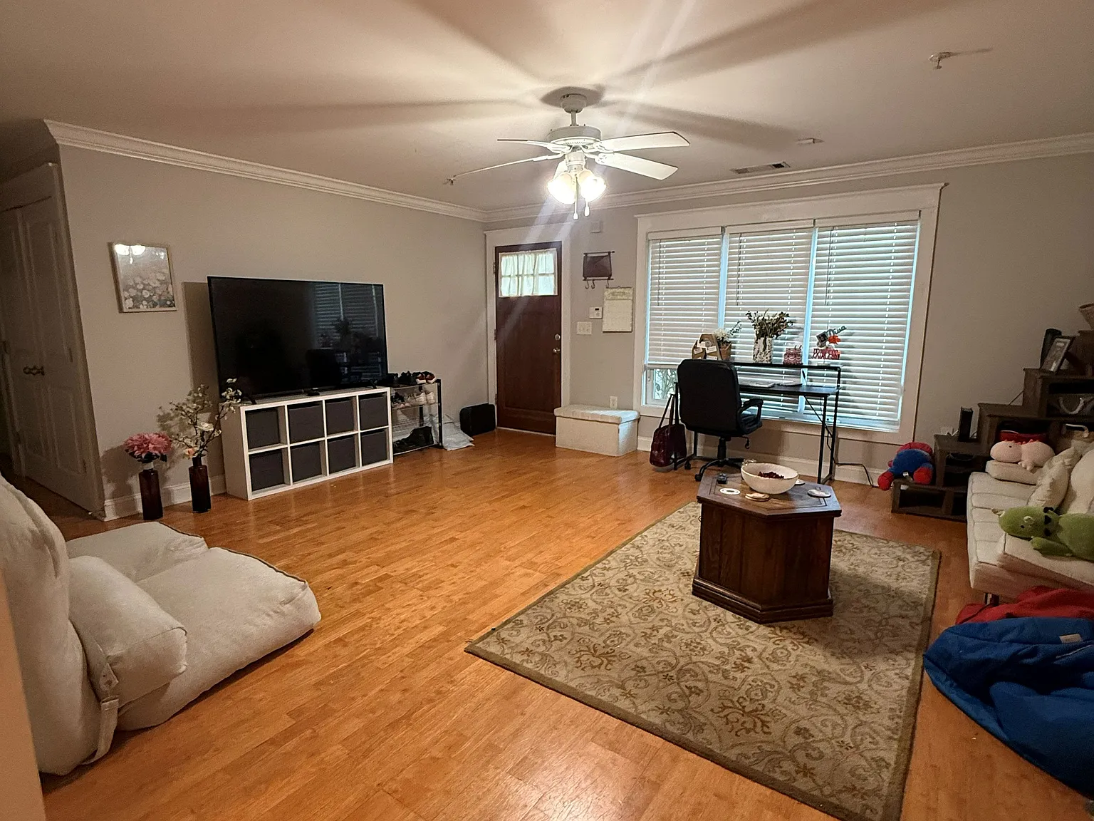 3 bed, 1406 sqft, $2,100 — Photo 2