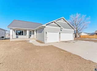 1030 E Fannings St, Tea, SD 57064