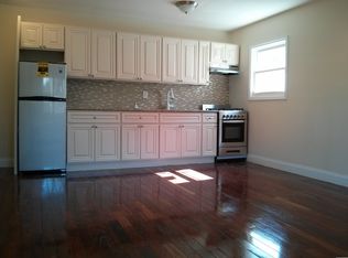 18710 Ridgedale St, Springfield Gardens, NY 11413