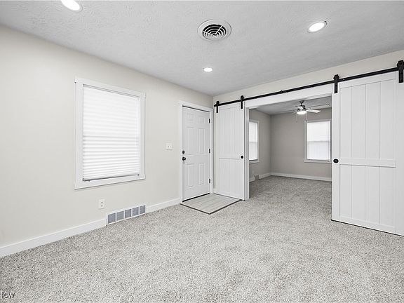 4th image of 1721 Tait St
