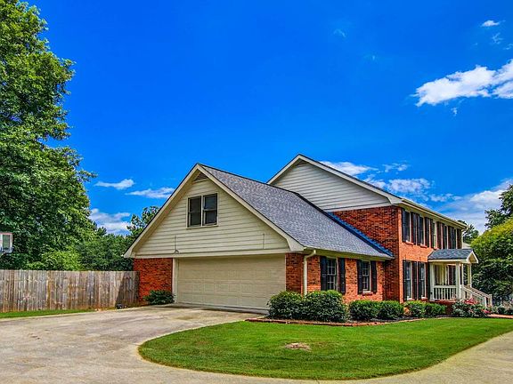 2nd image of 1502 Shoal Creek Dr SW