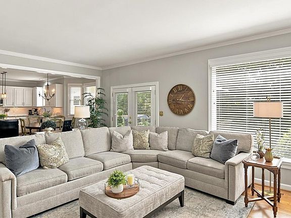 4th image of 2803 Hackney Way