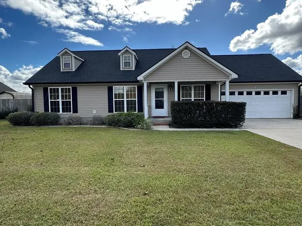 120 Oak St, Ray City, GA 31645