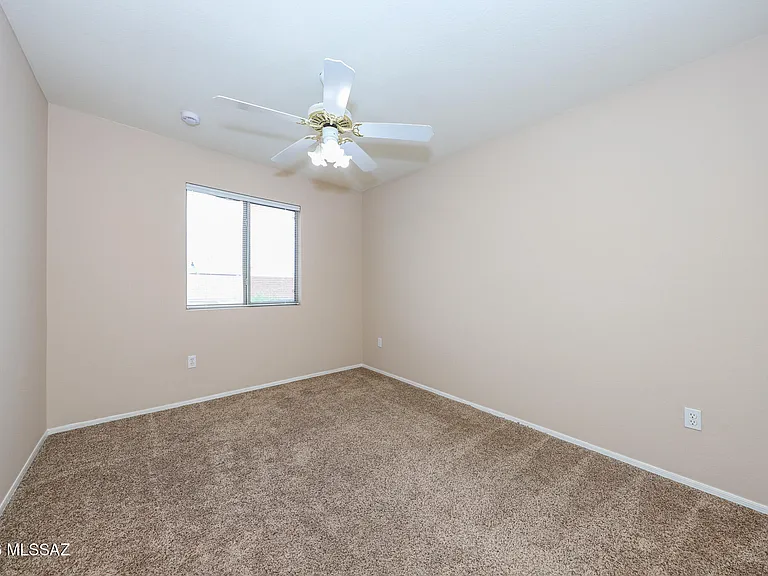 2416 W Chris Oliver Way — Photo 17