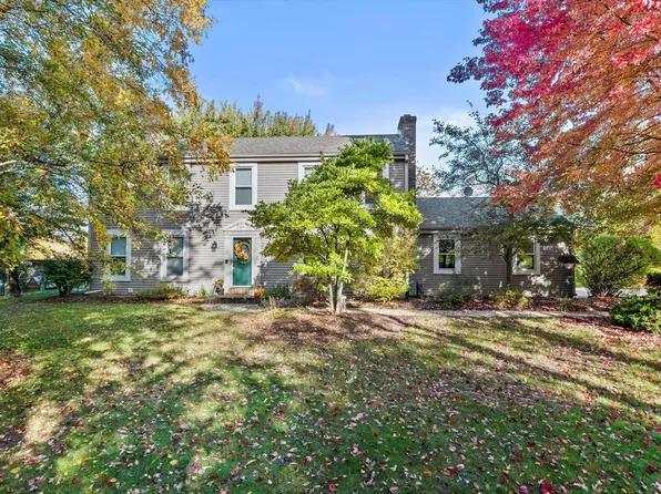 S55W29926 Windcrest DRIVE, Waukesha, WI 53189