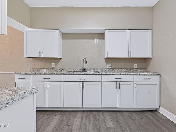 5th image of 4106 Peak Ave
