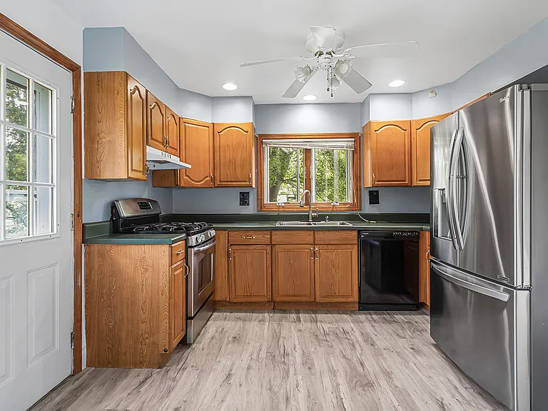 102 Island Ave — Photo 14