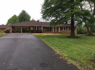 218 Lakeview Rd, Appomattox, VA 24522