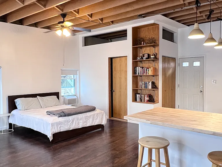 1708 S Carpenter St #2R — Photo 1