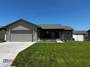319 Bromegrass Dr, Grand Island, NE 68803