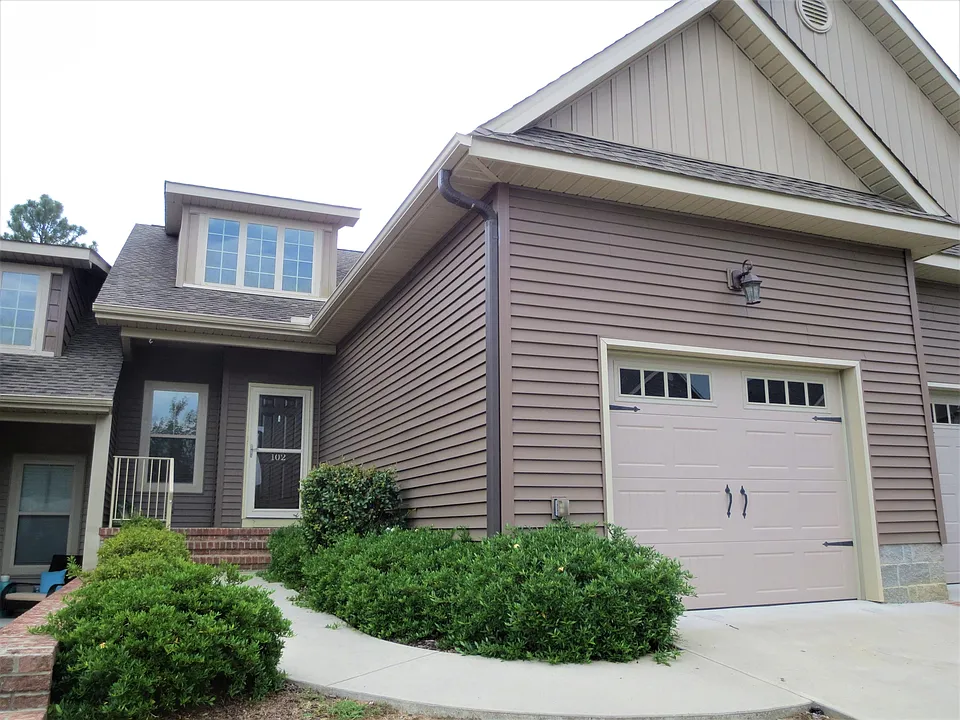 102 Cypress Cir