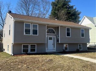 85 Sunnyside Ave, Woonsocket, RI 02895