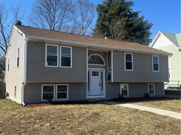 85 Sunnyside Ave, Woonsocket, RI 02895